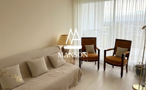 Superb 18th Century Château With C. 12 Ha Of Land