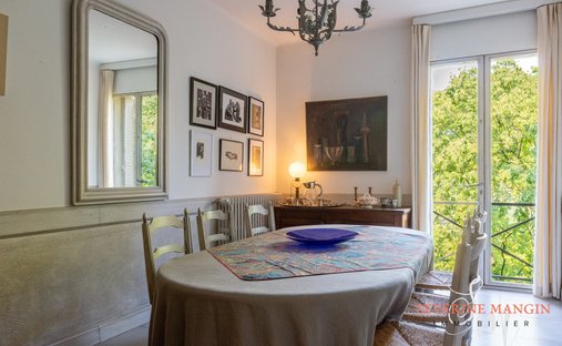 Sale Of Château Uzes, 295m² 11 Rooms €1,700,000 With Terrace