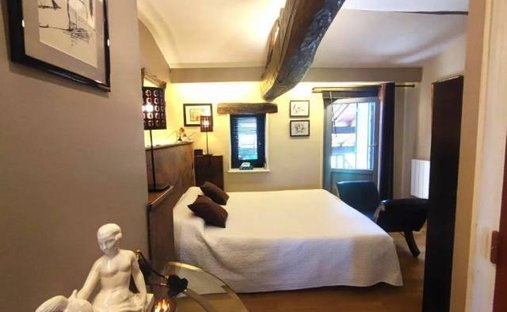 Castle for Sale in Hurigny, Bourgogne-Franche-Comté, France