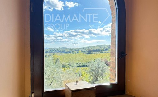 Castle To Be Renovated For Sale In Montalcino, Valdorcia