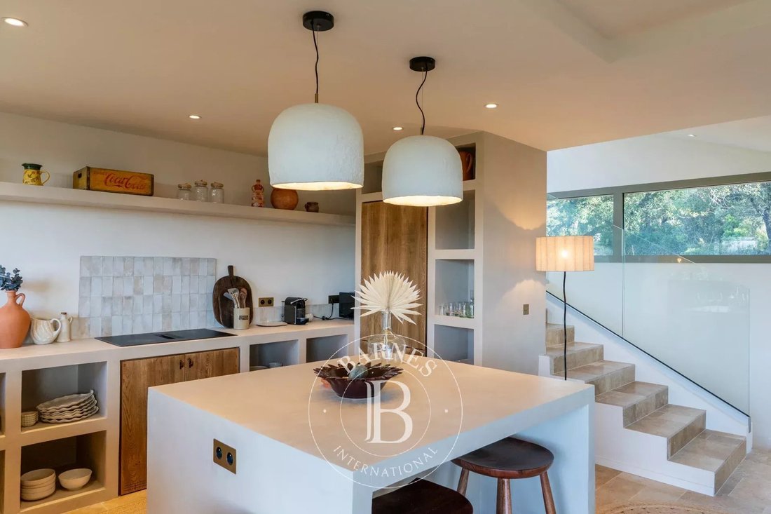 Villa in Lecci, Corsica, France 2 - 16721322