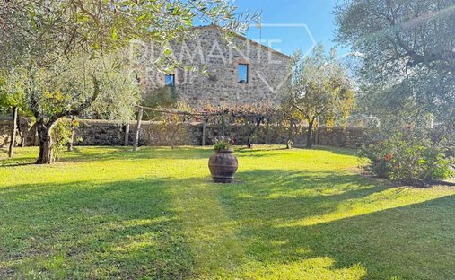 Castle To Be Renovated For Sale In Montalcino, Valdorcia