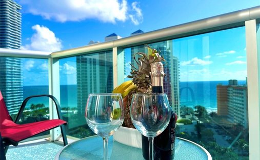 Sunny Isles Beach, Florida, United States 1
