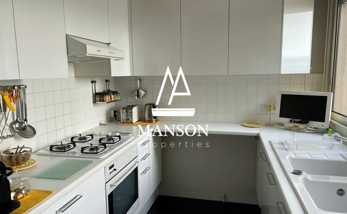 Superb 18th Century Château With C. 12 Ha Of Land