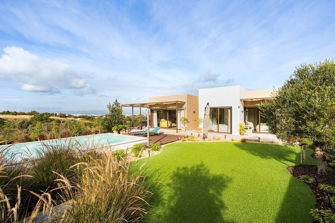 Townhouse in Estombar e Parchal, Algarve, Portugal 1 - 16871385