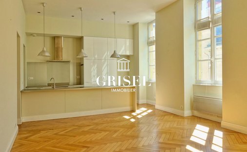 Castle for Sale in Bordeaux, Nouvelle-Aquitaine, France