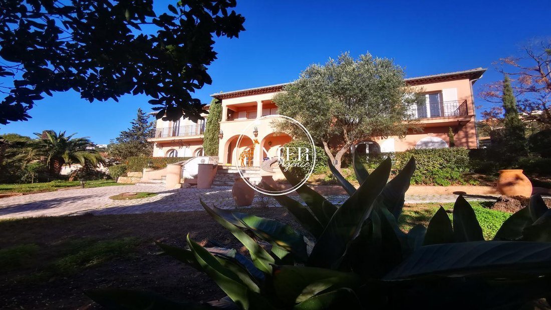 Villa in Les Issambres, Roquebrune-sur-Argens, France 3 - 16839355