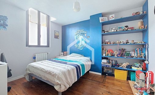 A 19th Century Hotel Château, Restaurant And Outbuilding In Two Hectares Of Grounds Near