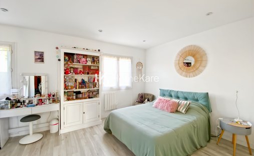 Castle for Sale in Mérignac, Nouvelle-Aquitaine, France