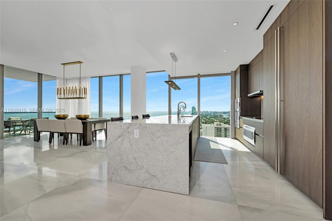 Condo in Hallandale Beach, Florida, United States 2 - 16868564
