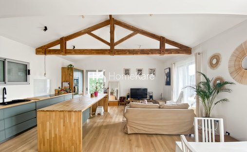 Castle for Sale in Mérignac, Nouvelle-Aquitaine, France