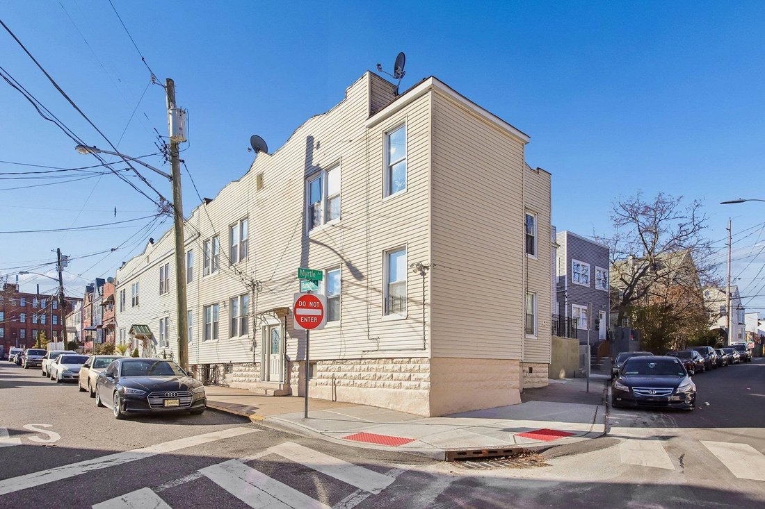 House in Jersey City, New Jersey, United States 1 - 16883102