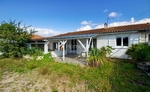 Castle for Sale in Mérignac, Nouvelle-Aquitaine, France