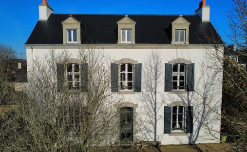 Castle for Sale in Auray, Brittany, France