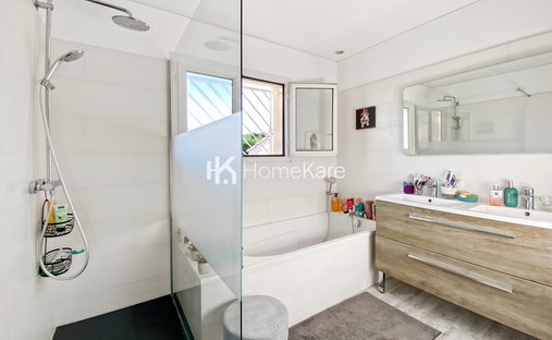 Castle for Sale in Mérignac, Nouvelle-Aquitaine, France