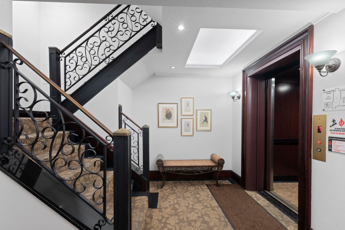 Condo in St. Louis, Missouri, United States 5 - 16879025