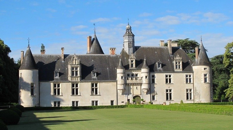 Castle in Saint-Florent-sur-Cher, Centre-Val de Loire, France 4 - 16880372