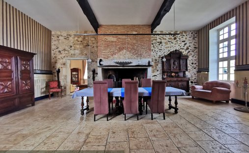 Near Dax, Beautiful 5 Hectare Estate Just 25 Minutes From Hossegor And The Beaches