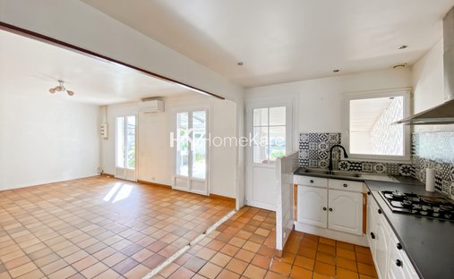 Castle for Sale in Mérignac, Nouvelle-Aquitaine, France