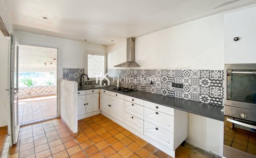 Castle for Sale in Mérignac, Nouvelle-Aquitaine, France