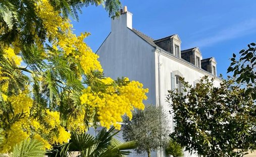 Castle for Sale in Auray, Brittany, France