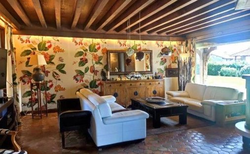 Castle for Sale in Hurigny, Bourgogne-Franche-Comté, France