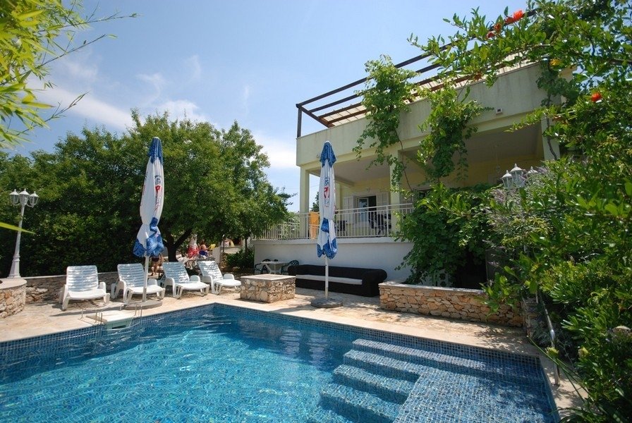 Villa in Lokve, Split, Split-Dalmatia County 2 - 16872041