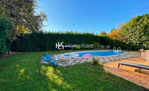 Castle for Sale in Mérignac, Nouvelle-Aquitaine, France