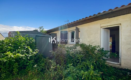 Castle for Sale in Mérignac, Nouvelle-Aquitaine, France