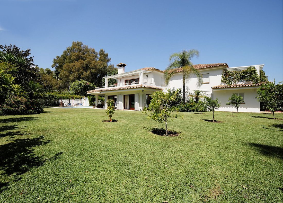 Villa in Cancelada, Estepona, Andalusia 2 - 16881266
