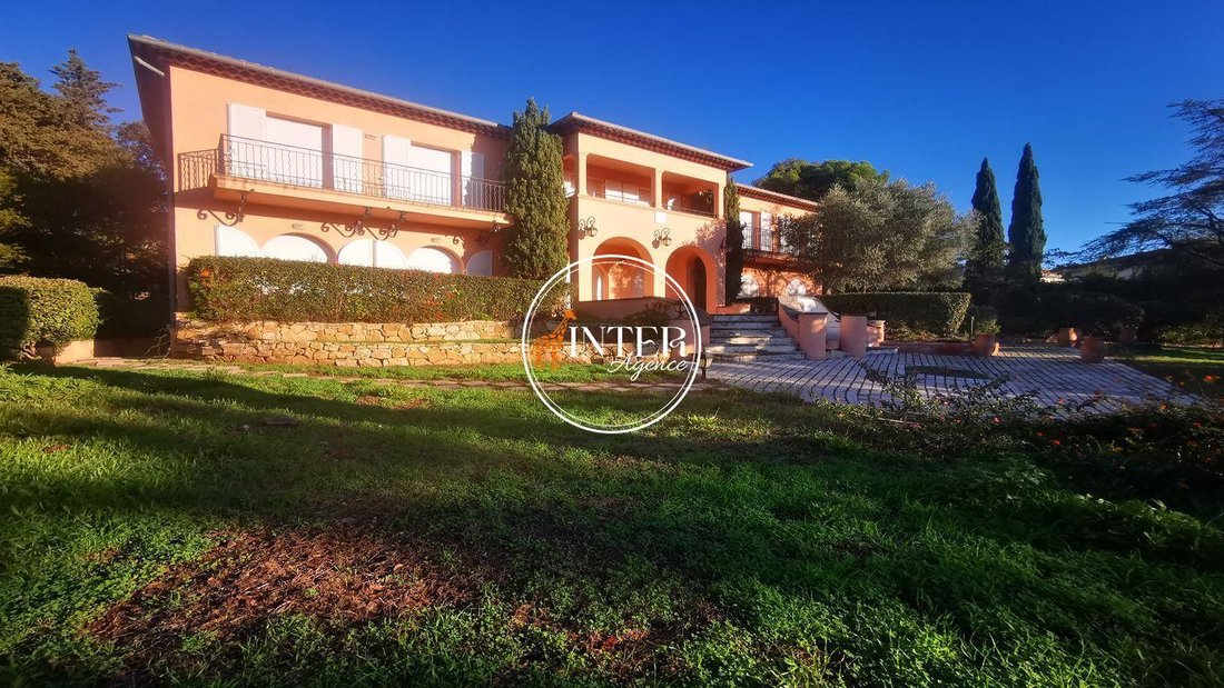 Villa in Les Issambres, Roquebrune-sur-Argens, France 1 - 16839355