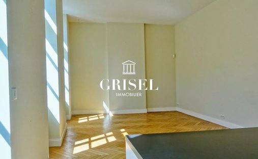 Castle for Sale in Bordeaux, Nouvelle-Aquitaine, France