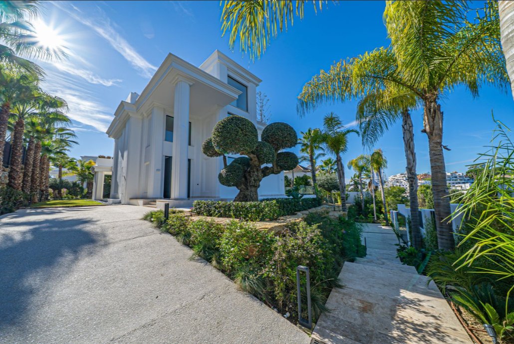 Villa in Marbella, Andalusia, Spain 5 - 16874248
