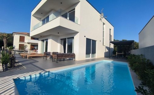 Villa in Grad Kraljevica, Primorje-Gorski Kotar County, Croatia 1