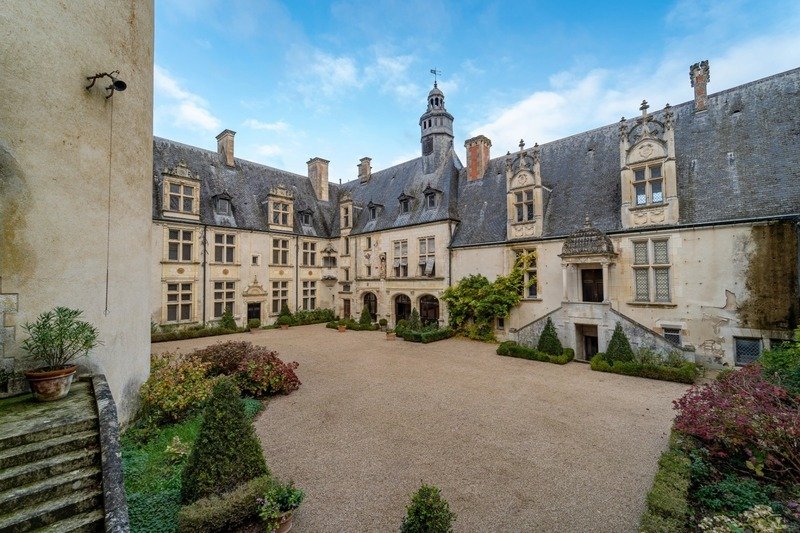 Castle in Saint-Florent-sur-Cher, Centre-Val de Loire, France 1 - 16880372