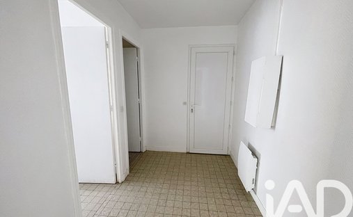 Castle for Sale in Houdan, Île-de-France, France