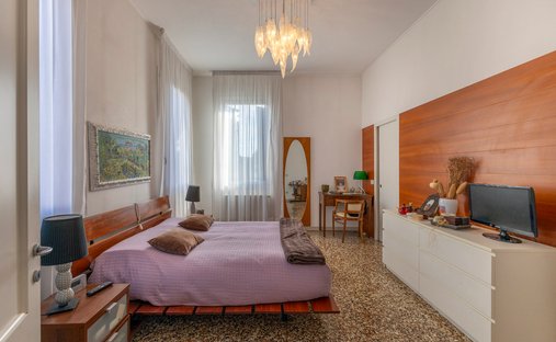 Castle for Sale in Venice, Veneto, Italy