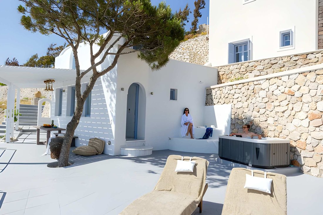 Villa in Thira, Aegean, Greece 4 - 16875086