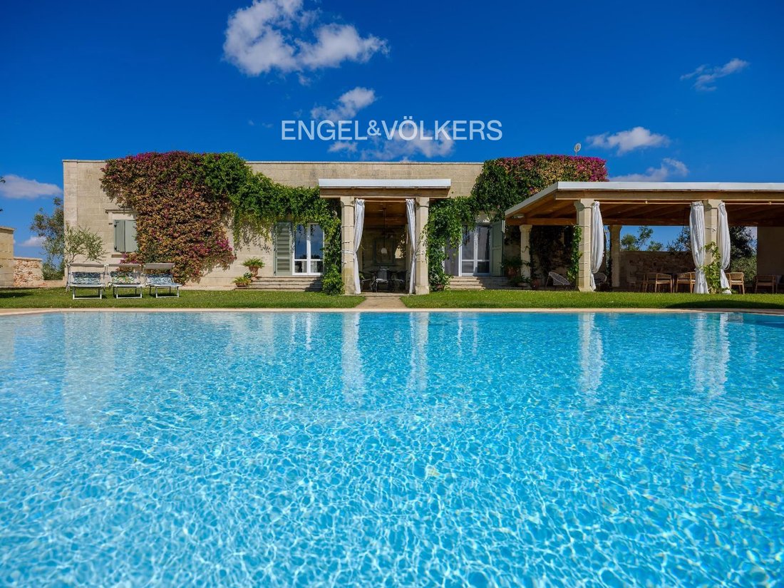 Villa in Carpignano Salentino, Apulia, Italy 1 - 16073574