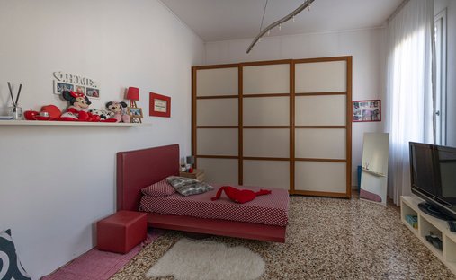 Castle for Sale in Venice, Veneto, Italy