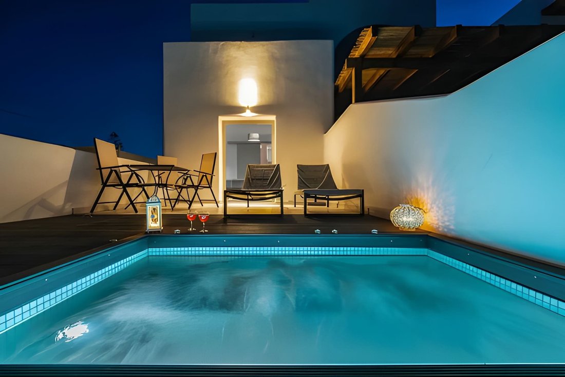 House in Thira, Aegean, Greece 4 - 16871378
