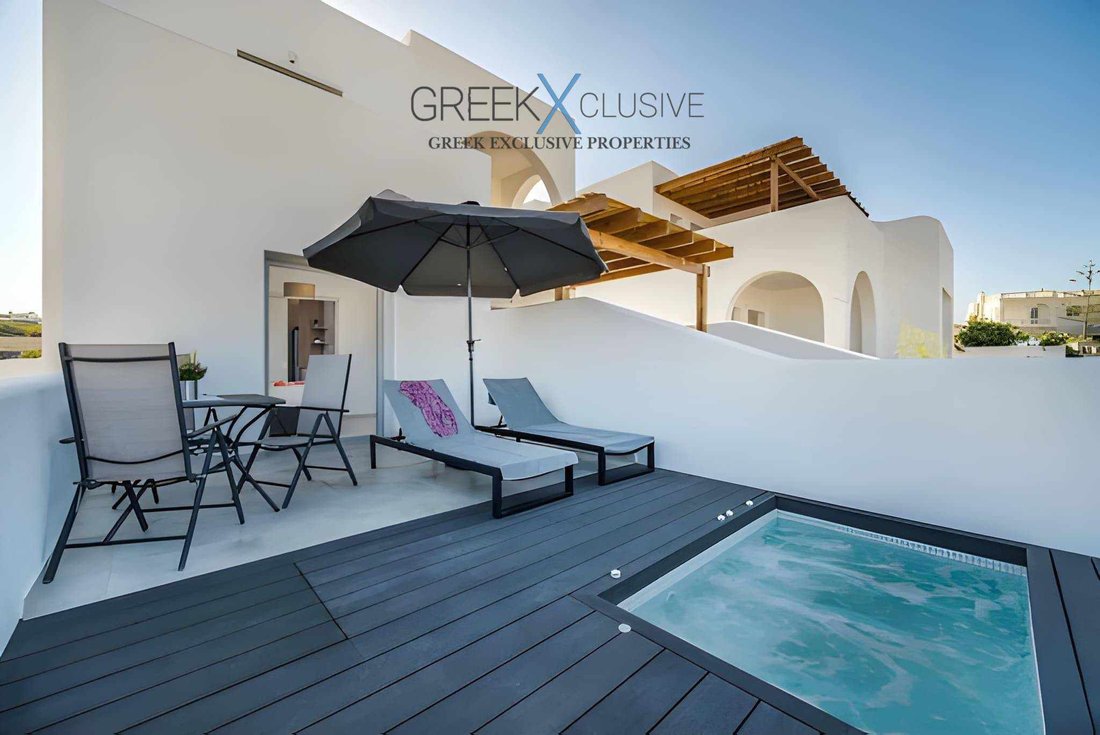 House in Thira, Aegean, Greece 1 - 16871378