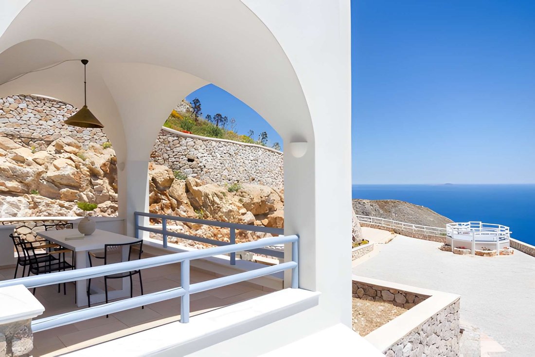 Villa in Thira, Aegean, Greece 3 - 16875086