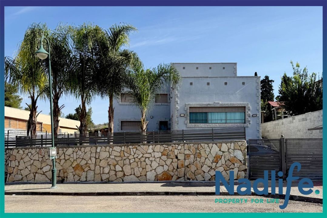 Villa in Neve Michael, Jerusalem District, Israel 1 - 16877448
