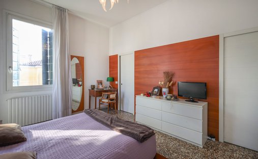 Castle for Sale in Venice, Veneto, Italy