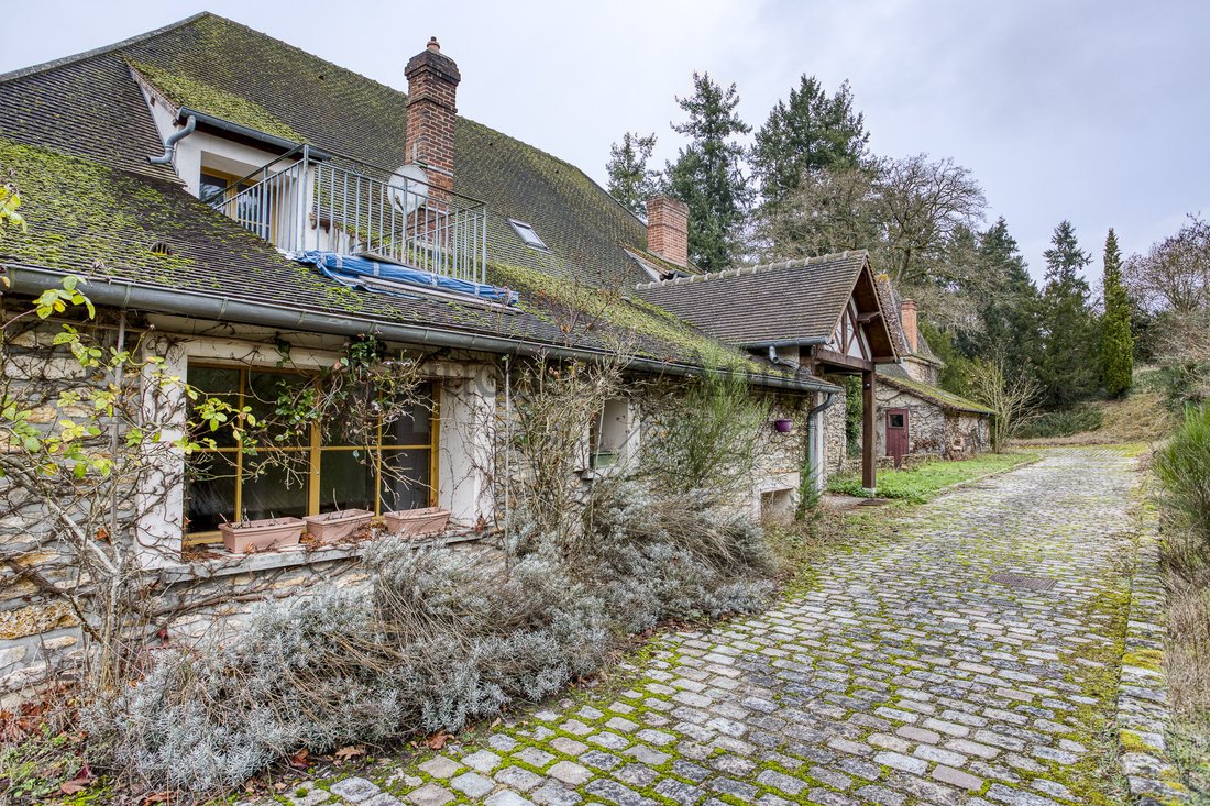 House in Sonchamp, Ile-de-France, France 2 - 16886283