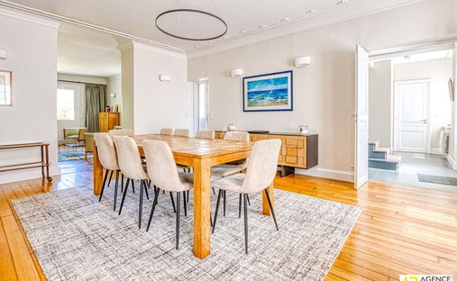 Castle for Sale in Versailles, Île-de-France, France