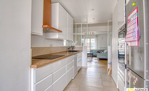 Castle for Sale in Versailles, Île-de-France, France