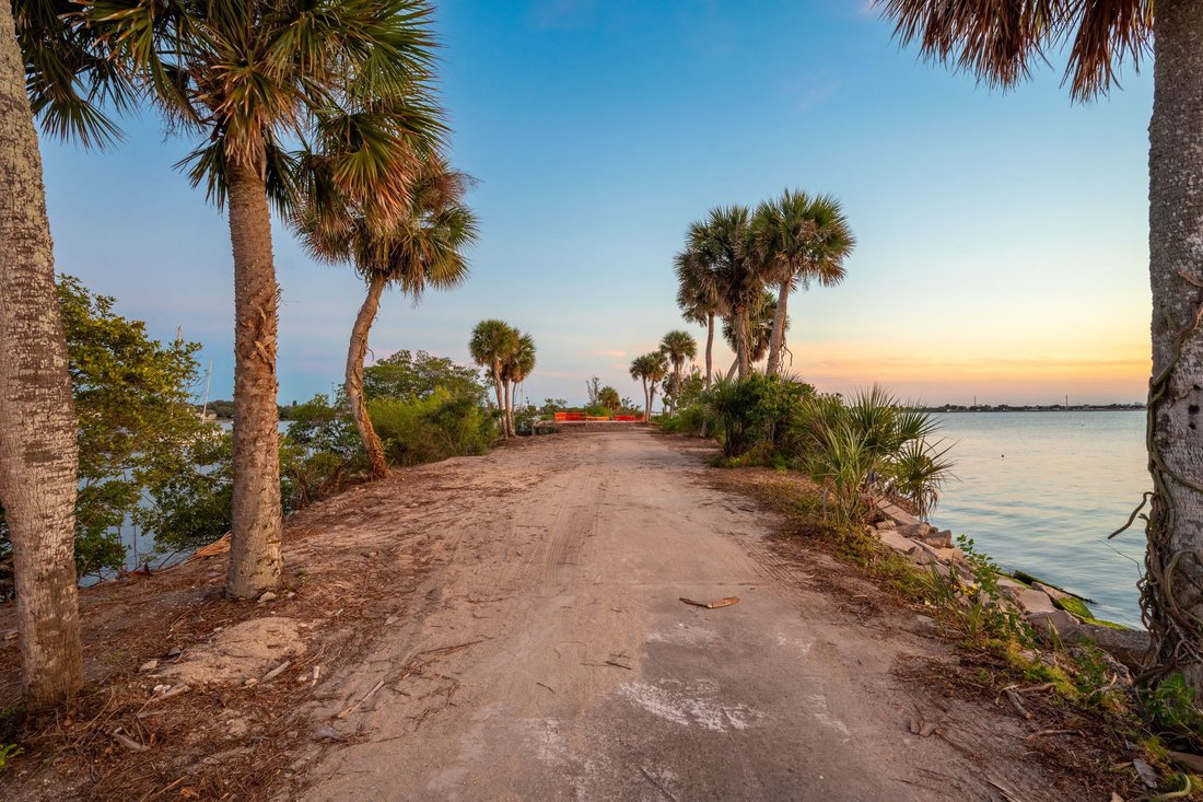 Land in Merritt Island, Florida, United States 1 - 16874006