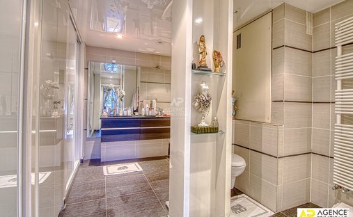 Castle for Sale in Versailles, Île-de-France, France